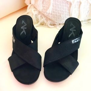 AK Black Elastic Sandals
